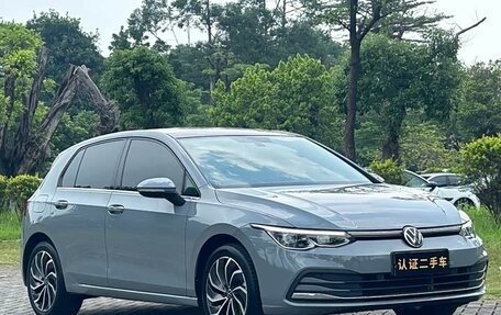Volkswagen Golf VIII, 2022 год, 1 950 000 рублей, 3 фотография