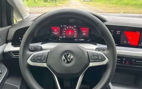 Volkswagen Golf VIII, 2022 год, 1 950 000 рублей, 13 фотография