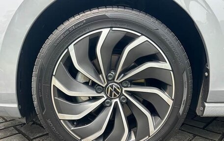 Volkswagen Golf VIII, 2022 год, 1 950 000 рублей, 21 фотография