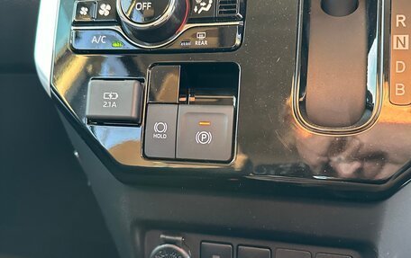 Toyota Roomy I, 2021 год, 1 330 000 рублей, 12 фотография