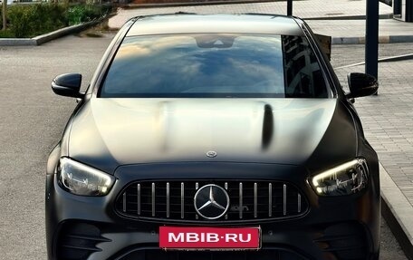 Mercedes-Benz E-Класс, 2022 год, 5 250 000 рублей, 3 фотография