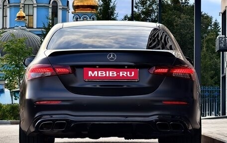 Mercedes-Benz E-Класс, 2022 год, 5 250 000 рублей, 14 фотография