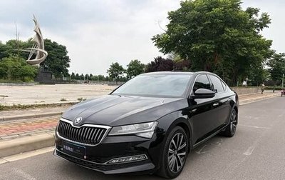 Skoda Superb III рестайлинг, 2022 год, 2 250 000 рублей, 1 фотография
