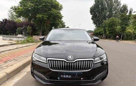 Skoda Superb III рестайлинг, 2022 год, 2 250 000 рублей, 2 фотография