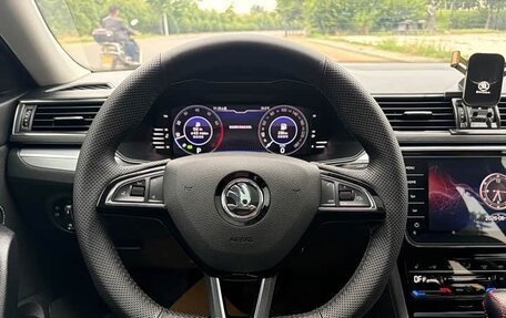 Skoda Superb III рестайлинг, 2022 год, 2 250 000 рублей, 12 фотография