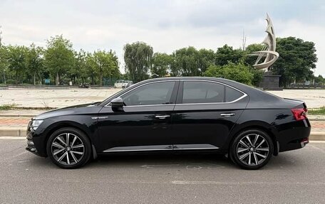 Skoda Superb III рестайлинг, 2022 год, 2 250 000 рублей, 8 фотография