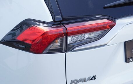 Toyota RAV4, 2021 год, 3 255 000 рублей, 8 фотография