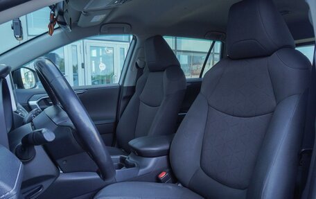 Toyota RAV4, 2021 год, 3 255 000 рублей, 15 фотография
