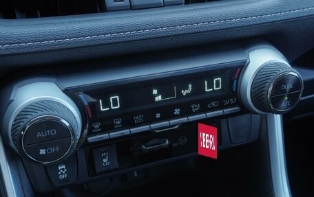 Toyota RAV4, 2021 год, 3 255 000 рублей, 20 фотография
