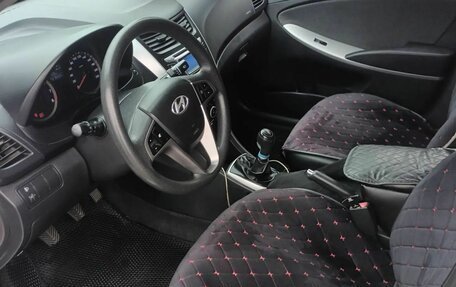 Hyundai Solaris II рестайлинг, 2011 год, 620 000 рублей, 6 фотография