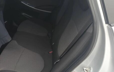 Hyundai Solaris II рестайлинг, 2011 год, 620 000 рублей, 8 фотография
