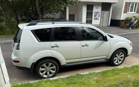 Mitsubishi Outlander III рестайлинг 3, 2011 год, 1 250 000 рублей, 6 фотография