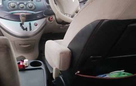 Mitsubishi Grandis, 2003 год, 700 000 рублей, 4 фотография