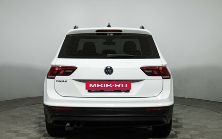 Volkswagen Tiguan II, 2020 год, 1 649 700 рублей, 6 фотография