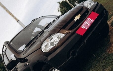 Chevrolet Niva I рестайлинг, 2011 год, 550 000 рублей, 6 фотография