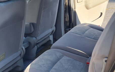 Nissan Bassara, 2002 год, 570 000 рублей, 21 фотография