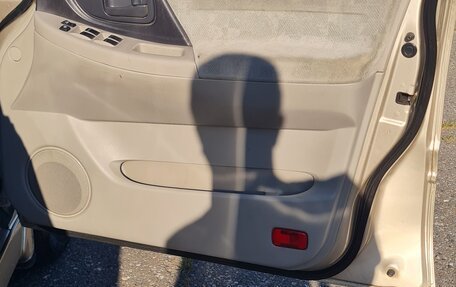 Nissan Bassara, 2002 год, 570 000 рублей, 24 фотография