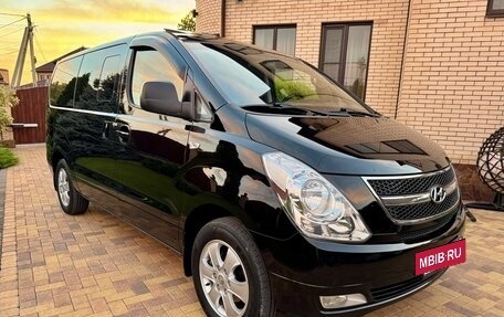 Hyundai Grand Starex Grand Starex I рестайлинг 2, 2015 год, 2 400 000 рублей, 3 фотография