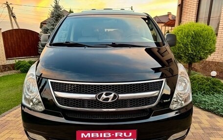 Hyundai Grand Starex Grand Starex I рестайлинг 2, 2015 год, 2 400 000 рублей, 2 фотография
