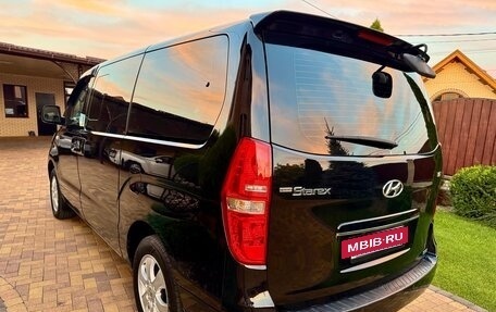 Hyundai Grand Starex Grand Starex I рестайлинг 2, 2015 год, 2 400 000 рублей, 8 фотография