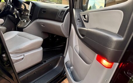 Hyundai Grand Starex Grand Starex I рестайлинг 2, 2015 год, 2 400 000 рублей, 16 фотография