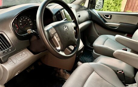 Hyundai Grand Starex Grand Starex I рестайлинг 2, 2015 год, 2 400 000 рублей, 20 фотография