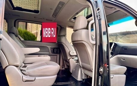 Hyundai Grand Starex Grand Starex I рестайлинг 2, 2015 год, 2 400 000 рублей, 19 фотография