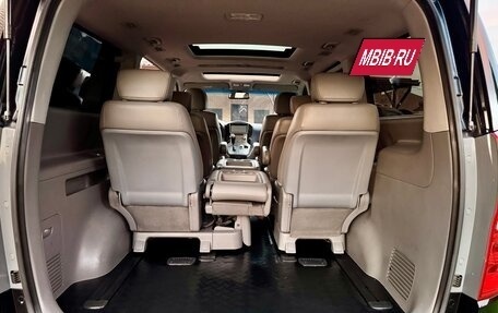Hyundai Grand Starex Grand Starex I рестайлинг 2, 2015 год, 2 400 000 рублей, 24 фотография