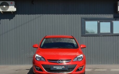 Opel Astra J, 2013 год, 584 888 рублей, 2 фотография