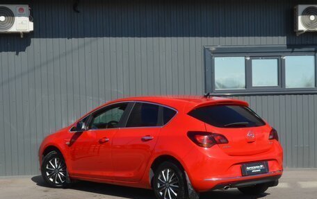 Opel Astra J, 2013 год, 584 888 рублей, 4 фотография