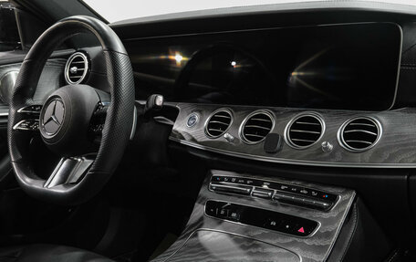 Mercedes-Benz E-Класс, 2022 год, 6 299 000 рублей, 22 фотография