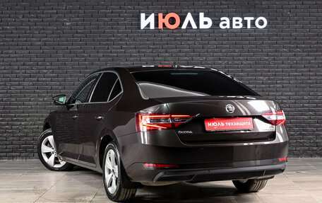 Skoda Superb III рестайлинг, 2018 год, 1 370 000 рублей, 7 фотография