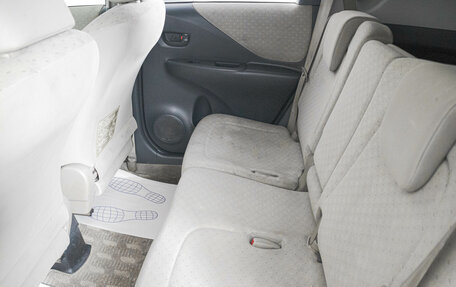 Toyota Ractis I, 2005 год, 649 000 рублей, 10 фотография
