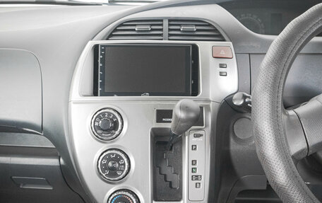 Toyota Ractis I, 2005 год, 649 000 рублей, 17 фотография