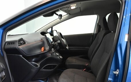 Toyota Sienta II, 2019 год, 1 350 000 рублей, 9 фотография