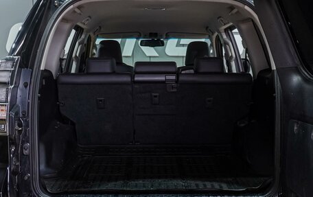 Toyota Land Cruiser Prado 150 рестайлинг 2, 2017 год, 4 349 000 рублей, 28 фотография