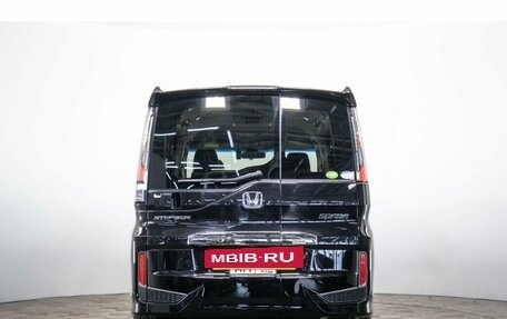 Honda Stepwgn IV, 2017 год, 2 599 000 рублей, 5 фотография