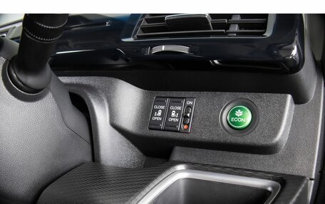Honda Stepwgn IV, 2017 год, 2 599 000 рублей, 22 фотография