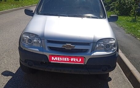 Chevrolet Niva I рестайлинг, 2012 год, 550 000 рублей, 2 фотография