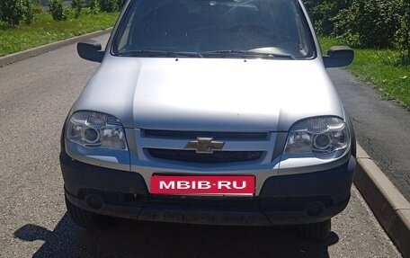 Chevrolet Niva I рестайлинг, 2012 год, 550 000 рублей, 3 фотография