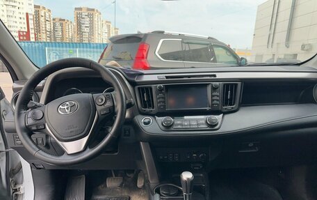 Toyota RAV4, 2018 год, 2 500 000 рублей, 6 фотография