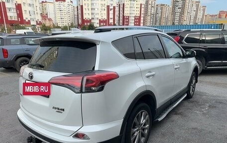 Toyota RAV4, 2018 год, 2 500 000 рублей, 4 фотография