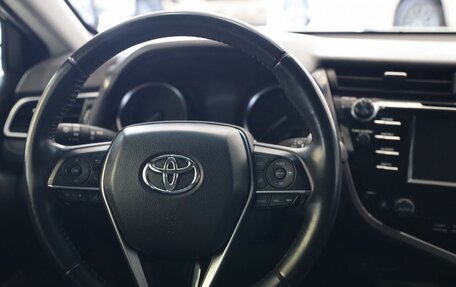 Toyota Camry, 2020 год, 3 000 000 рублей, 15 фотография