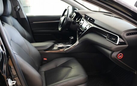 Toyota Camry, 2020 год, 3 000 000 рублей, 18 фотография