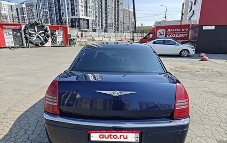 Chrysler 300C II, 2004 год, 1 200 000 рублей, 3 фотография