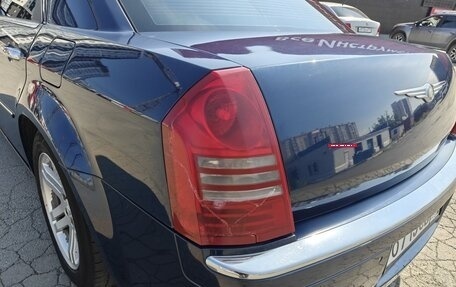 Chrysler 300C II, 2004 год, 1 200 000 рублей, 4 фотография