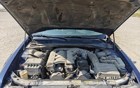 Chrysler 300C II, 2004 год, 1 200 000 рублей, 20 фотография