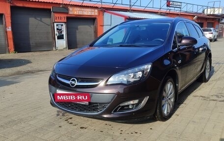 Opel Astra J, 2013 год, 820 000 рублей, 2 фотография