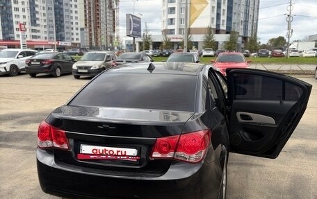 Chevrolet Cruze II, 2011 год, 695 000 рублей, 4 фотография