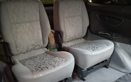 Toyota Previa II, 2002 год, 740 000 рублей, 9 фотография